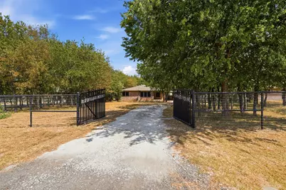 6117 Pyramid Boulevard, Fort Worth, TX 76126 - Photo 1