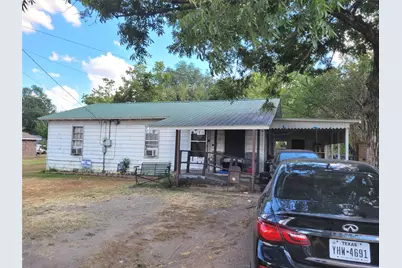 1818 E Booth, Paris, TX 75460 - Photo 1