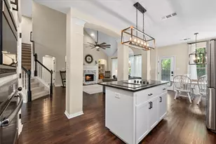2014 Marie Weldon Ln, Arlington, TX 76001 - Photo 13