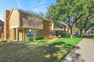 2101 Park Willow Ln, Arlington, TX 76011 - Photo 3