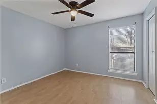 2101 Park Willow Ln, Arlington, TX 76011 - Photo 9