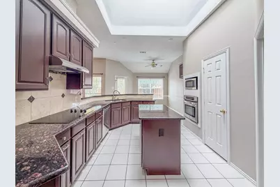 9612 Cliffside Drive, Irving, TX 75063 - Photo 5