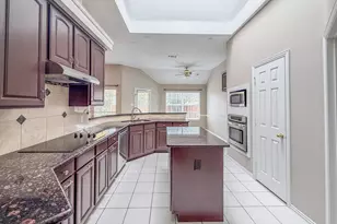 9612 Cliffside Dr, Irving, TX 75063 - Photo 5