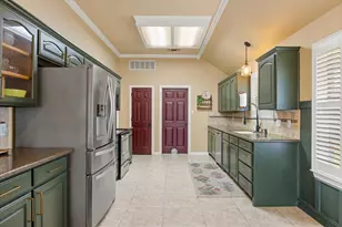 313 Casas Del Norte St, Granbury, TX 76049 - Photo 13