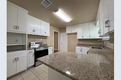 16 Cliffside Drive, Edgecliff Village, TX 76134 - Photo 11