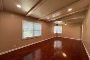 16 Cliffside Dr, Edgecliff Village, TX 76134 - Photo 7