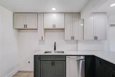 1011 E Alan Avenue, Carrollton, TX 75006 - Photo 9