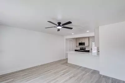 1011 E Alan Avenue, Carrollton, TX 75006 - Photo 3
