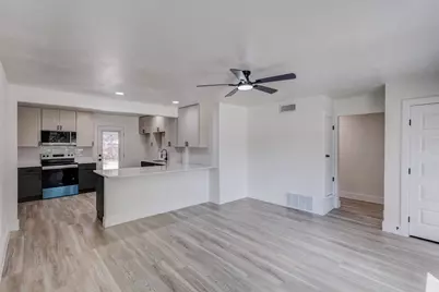 1011 E Alan Avenue, Carrollton, TX 75006 - Photo 5