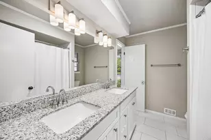 9223 Seagrove Dr, Dallas, TX 75243 - Photo 29
