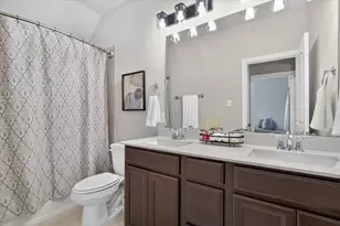 12766 Mercer Pkwy, Farmers Branch, TX 75234 - Photo 17