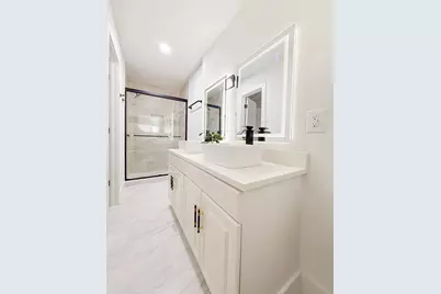 228 Hallbrook Drive, Fort Worth, TX 76134 - Photo 23