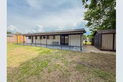 228 Hallbrook Drive, Fort Worth, TX 76134 - Photo 27