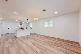 228 Hallbrook Dr, Fort Worth, TX 76134 - Photo 5