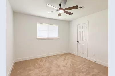 228 Hallbrook Drive, Fort Worth, TX 76134 - Photo 15