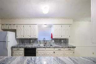 635 Sherrill Blvd, Duncanville, TX 75116 - Photo 13