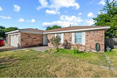 3610 Hummingbird Drive, Grand Prairie, TX 75052 - Photo 1