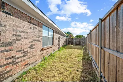 3610 Hummingbird Drive, Grand Prairie, TX 75052 - Photo 25