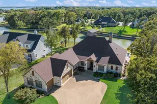 560 Clubhouse Dr, Corsicana, TX 75109 - Photo 1