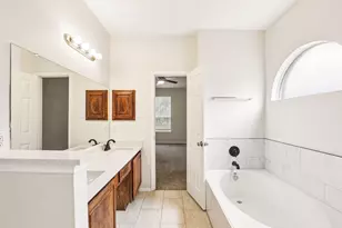 4506 Stirling Dr, Garland, TX 75043 - Photo 17