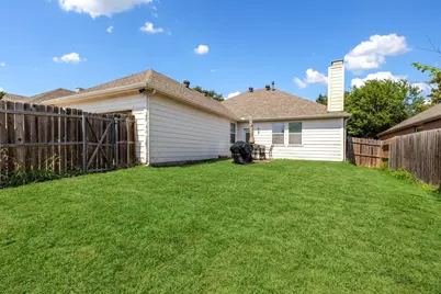 1526 Cliff Creek Drive, Allen, TX 75002 - Photo 11