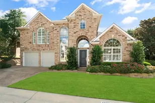8915 White Pine Ln, Dallas, TX 75238 - Photo 1
