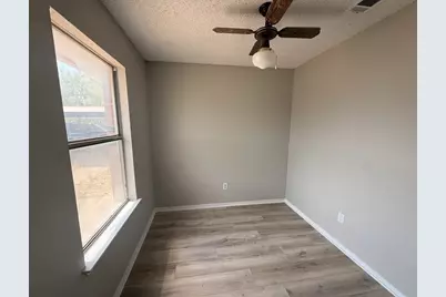 1909 SE 14th Street, Mineral Wells, TX 76067 - Photo 3