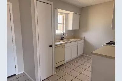 1909 SE 14th Street, Mineral Wells, TX 76067 - Photo 7