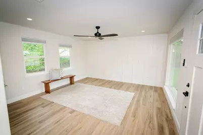 104 S Hawthorne Street, Granbury, TX 76048 - Photo 3