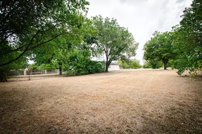104 S Hawthorne Street, Granbury, TX 76048 - Photo 27