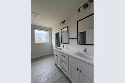 6111 Collins Court, Granbury, TX 76048 - Photo 7