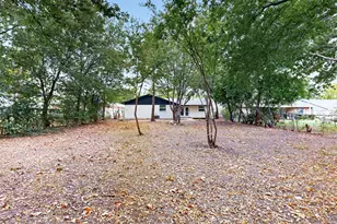 926 SE 3rd St, Grand Prairie, TX 75051 - Photo 17