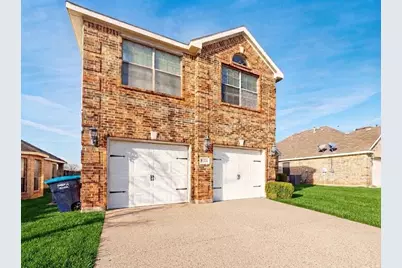 11208 Whispering Brook Lane, Fort Worth, TX 76140 - Photo 3