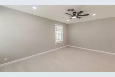 5012 Roxie Street, Haltom City, TX 76117 - Photo 7