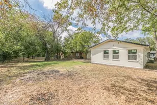 5012 Roxie St, Haltom City, TX 76117 - Photo 35