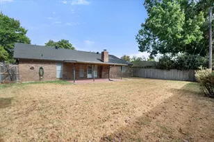 729 NW Charlyne Dr, Burleson, TX 76028 - Photo 31
