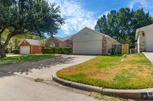 926 Wintercrest Ct, Arlington, TX 76017 - Photo 3
