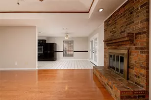 7813 Redwood Ct, North Richland Hills, TX 76182 - Photo 9