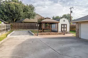 7813 Redwood Ct, North Richland Hills, TX 76182 - Photo 31