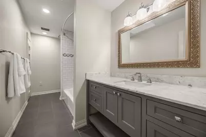 13715 Creekside Place, Dallas, TX 75240 - Photo 33