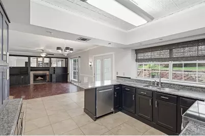 4708 Glenbrook Drive, Grapevine, TX 76051 - Photo 9