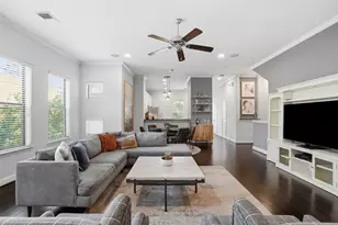 644 E Bluff St, Fort Worth, TX 76102 - Photo 5