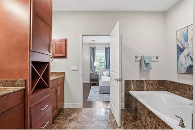 644 E Bluff Street, Fort Worth, TX 76102 - Photo 17