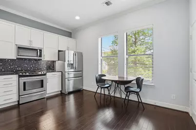 644 E Bluff Street, Fort Worth, TX 76102 - Photo 9