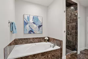 644 E Bluff St, Fort Worth, TX 76102 - Photo 15
