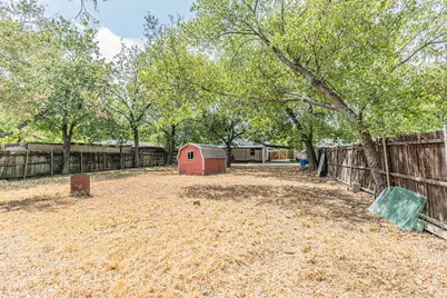 426 NE 29th Street, Grand Prairie, TX 75050 - Photo 35