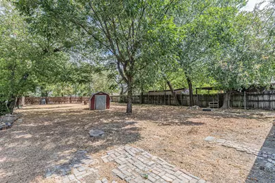 426 NE 29th Street, Grand Prairie, TX 75050 - Photo 33