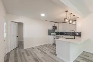 426 NE 29th St, Grand Prairie, TX 75050 - Photo 9