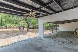 426 NE 29th St, Grand Prairie, TX 75050 - Photo 31