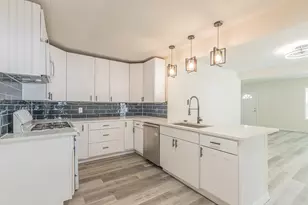 426 NE 29th St, Grand Prairie, TX 75050 - Photo 11